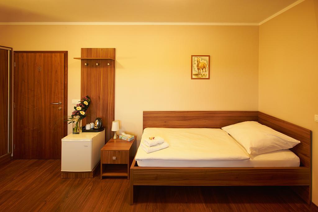 Hotel Horse Riding - Jezdecky Areal Trsice ห้อง รูปภาพ