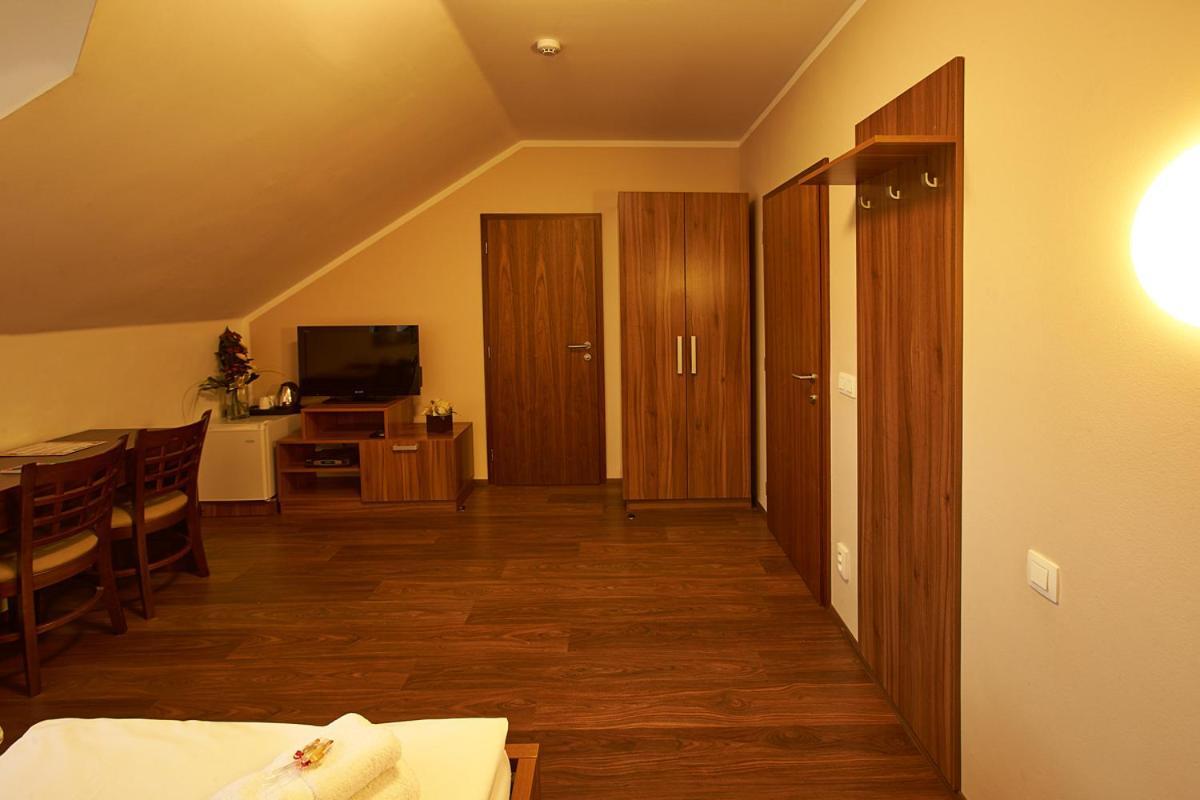 Hotel Horse Riding - Jezdecky Areal Trsice ห้อง รูปภาพ