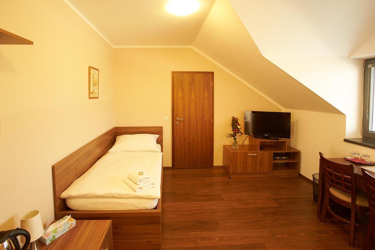 Hotel Horse Riding - Jezdecky Areal Trsice ห้อง รูปภาพ