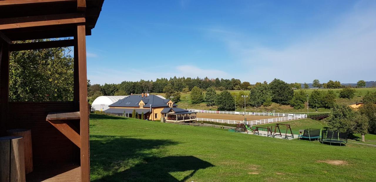Hotel Horse Riding - Jezdecky Areal Trsice ภายนอก รูปภาพ