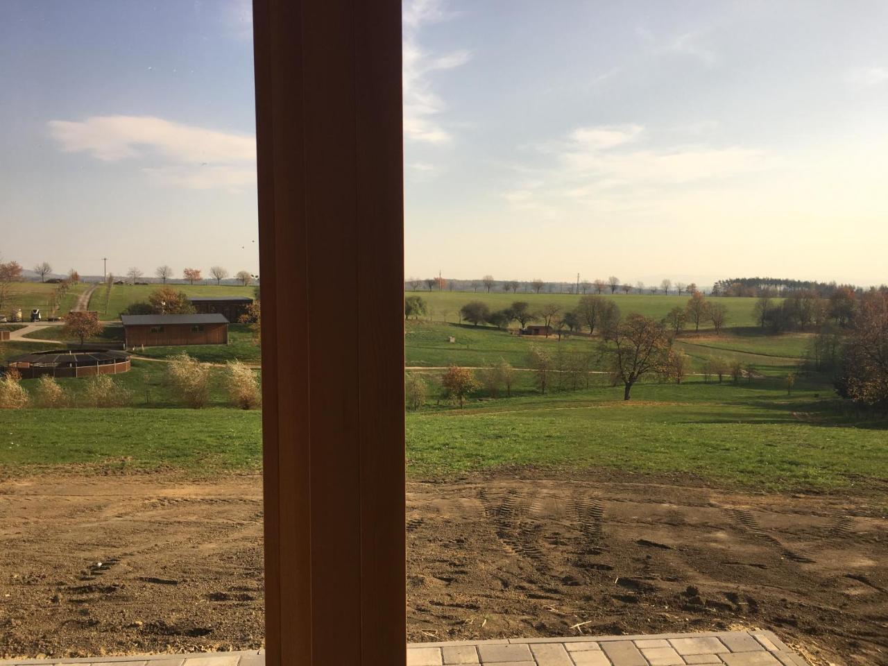 Hotel Horse Riding - Jezdecky Areal Trsice ภายนอก รูปภาพ