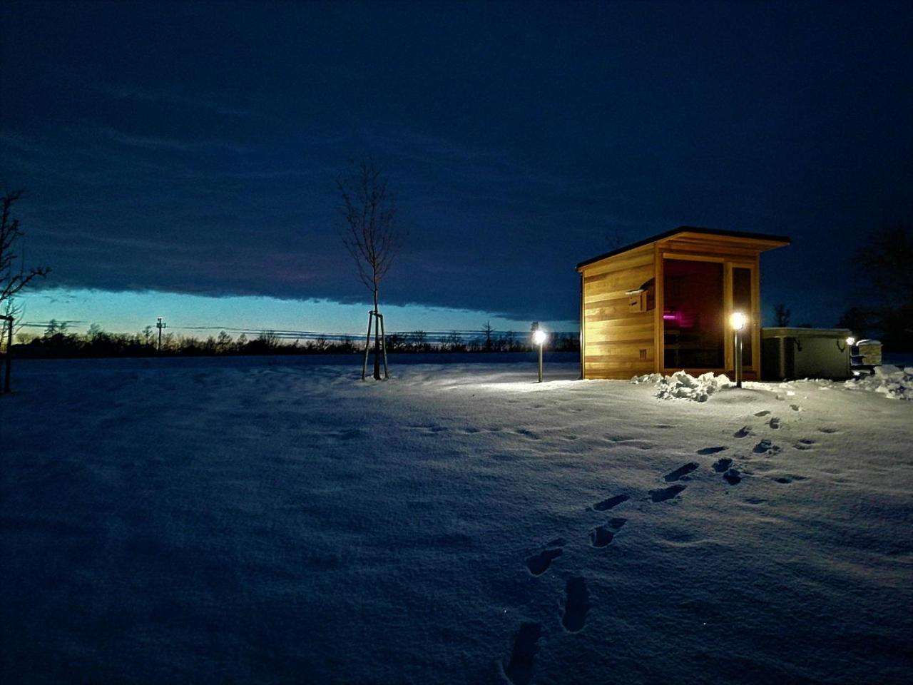 Hotel Horse Riding - Jezdecky Areal Trsice ภายนอก รูปภาพ